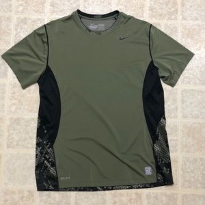 Nike Men’s Dri fit shirt